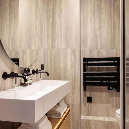 Elegant A C 1br - 4p - Nation *